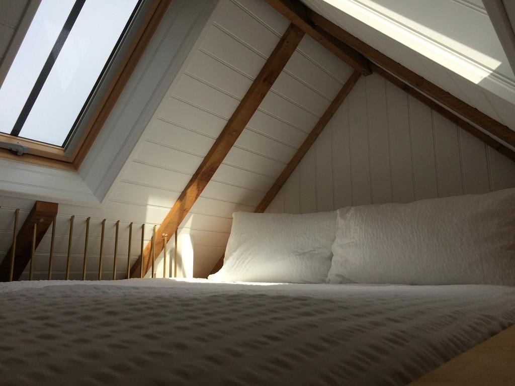 Shepherds Barn West Dean エクステリア 写真