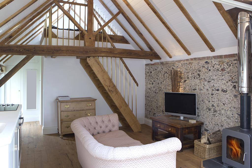 Shepherds Barn West Dean エクステリア 写真