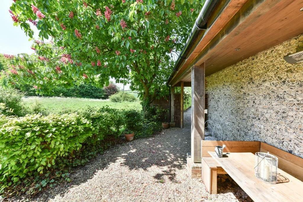 Shepherds Barn West Dean エクステリア 写真
